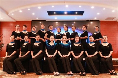 昆明礼仪培训学院与云南皇礼礼仪学院 专业礼仪服务的引领者